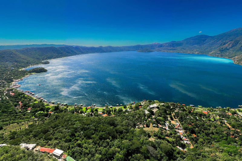 Escape to Paradise: Lake Coatepeque Day Trip with Lunch from San Salvador