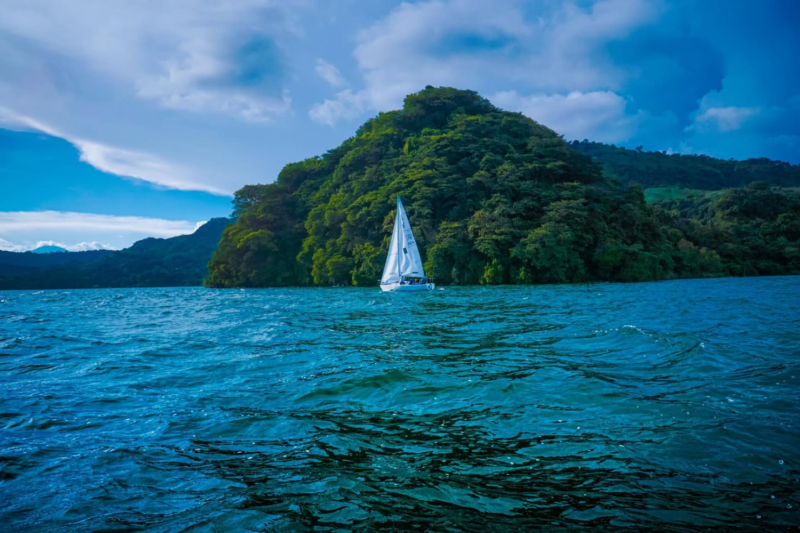 Ilopango Escape: Sun, Lake and Relaxation
