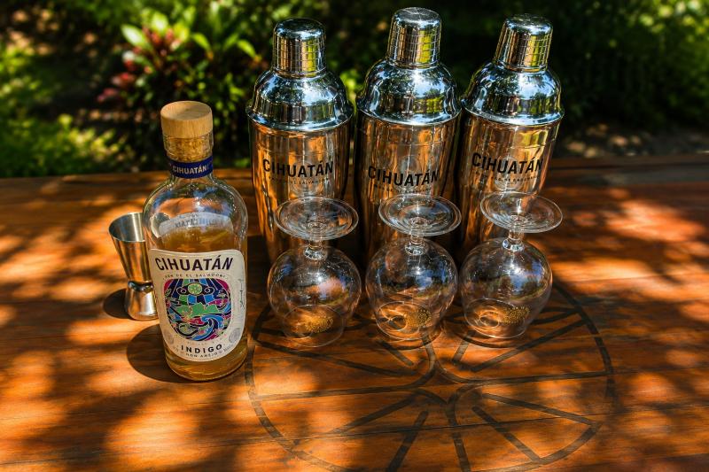 Complete Experience at the Ron Cihuatán Distillery with Tasting, Boat Ride and Traditional Lunch