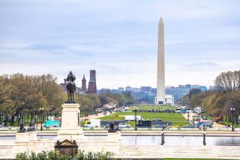 Washington DC: Morning National Mall Guided Tour with Stops at 10 Top Monuments & Memorials