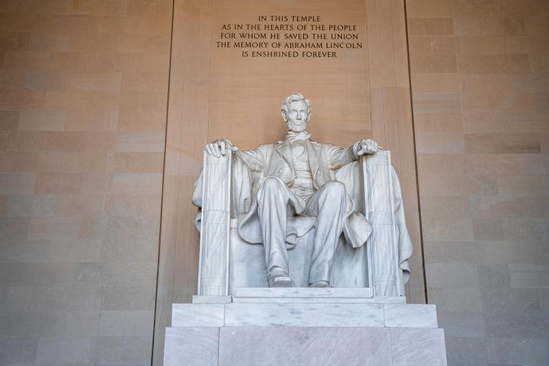 Washington DC: Morning National Mall Guided Tour with Stops at 10 Top Monuments & Memorials