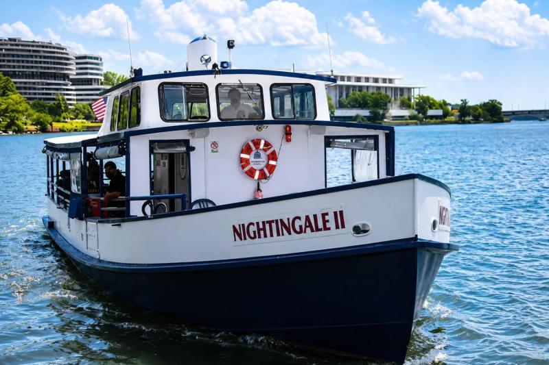 Washington DC: Cherry Blossom Tour + Seasonal Boat Cruise