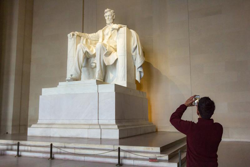 Washington DC: Guided City Bus Tour with Seasonal Cherry Blossom Viewing