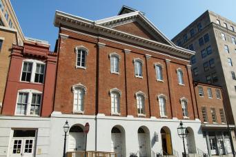 Washington DC: President Lincoln Assassination Walking Tour with Ford’s Theatre & Petersen House