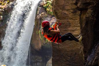 Malacatiupán Extremo: Rapel en Aguas Termales