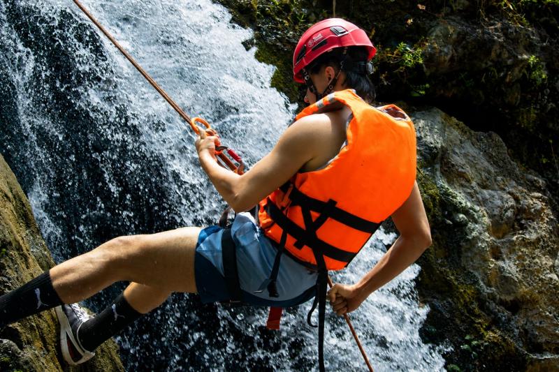 Malacatiupán Extremo: Rapel en Aguas Termales