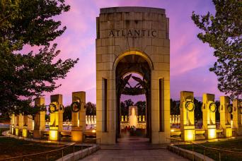 Washington DC: Capitol Hill Walking Tour with U.S. Capitol Entry and National Mall Night Tour Combo