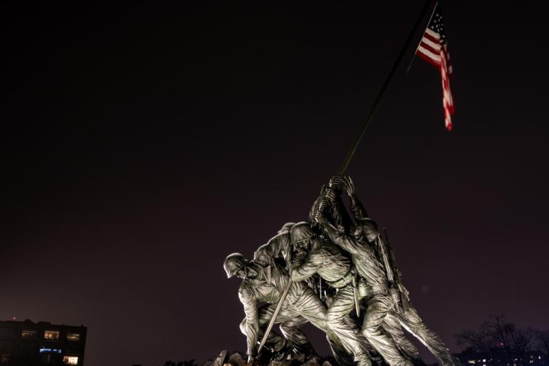 Washington DC: Capitol Hill Walking Tour with U.S. Capitol Entry and National Mall Night Tour Combo