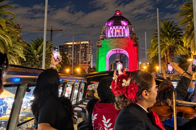 Mexico City: Mariachi Night Tour