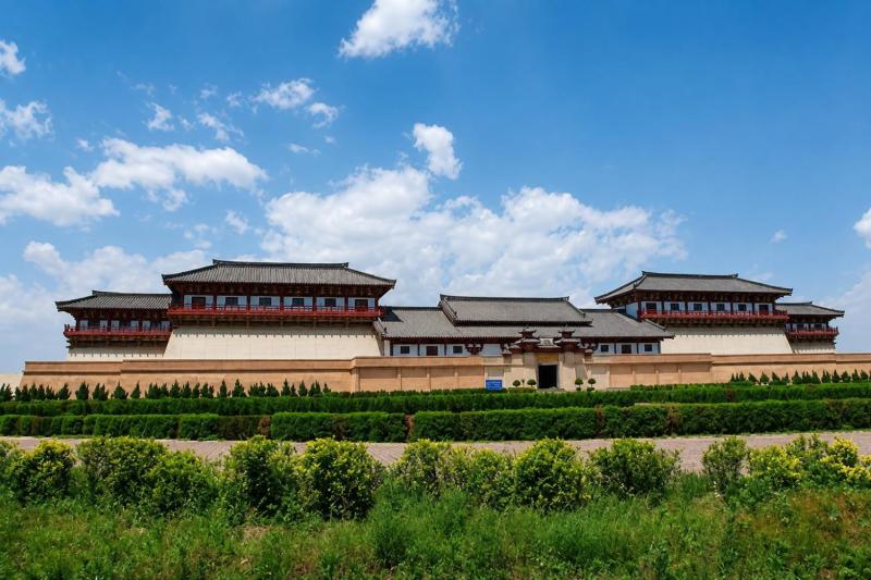 From Xi'an: Han Yang Ling Mausoleum & Yuanjiacun Village Private Full Day Tour with Lunch
