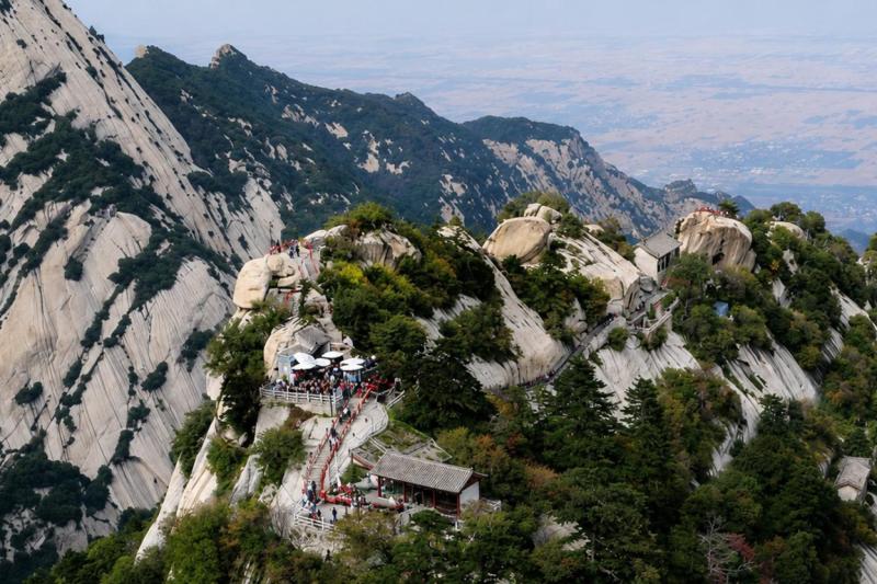 From Xi'an: Huashan Mountain Private Full Day Tour with Lunch