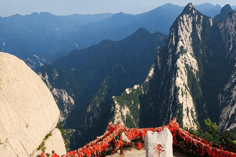 From Xi'an: Huashan Mountain Private Full Day Tour with Lunch