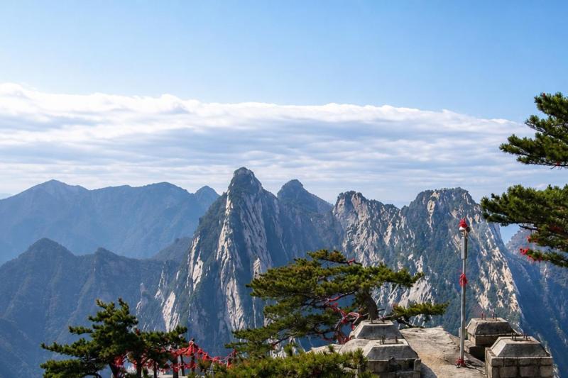 From Xi'an: Huashan Mountain Private Full Day Tour with Lunch