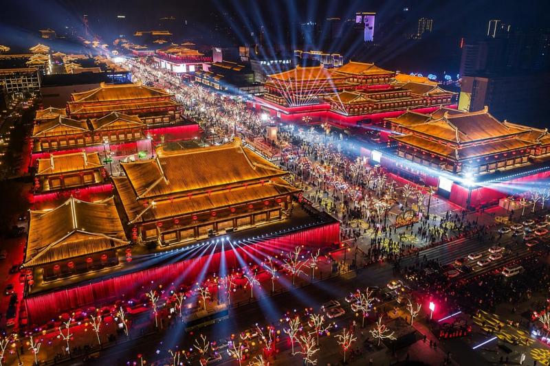 Xi'an: Grand Tang Dynasty Ever-Bright City, Music Fountain & City Wall Night Tour