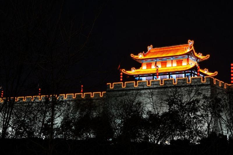 Xi'an: Grand Tang Dynasty Ever-Bright City, Music Fountain & City Wall Night Tour