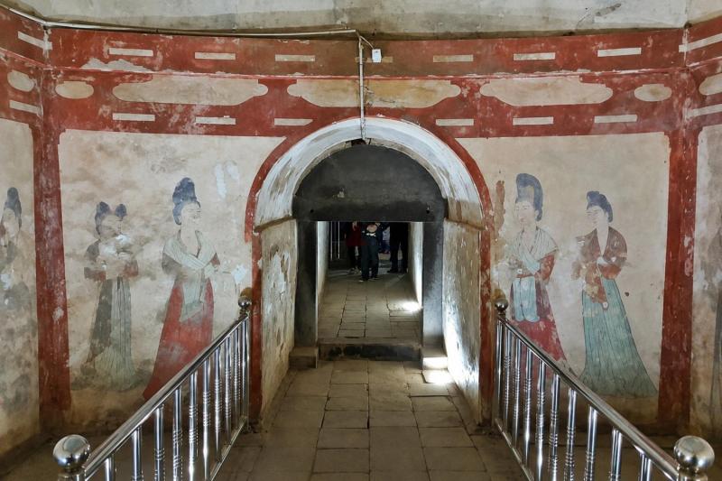 Xi'an: Classic Han Dynasty & Tang Dynasty Private Full Day Tour with Lunch
