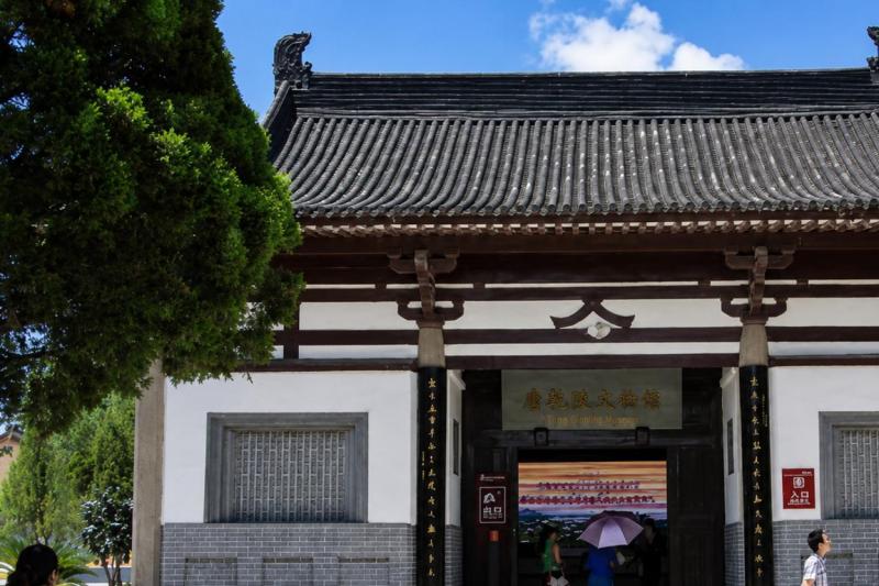 Xi'an: Classic Han Dynasty & Tang Dynasty Private Full Day Tour with Lunch