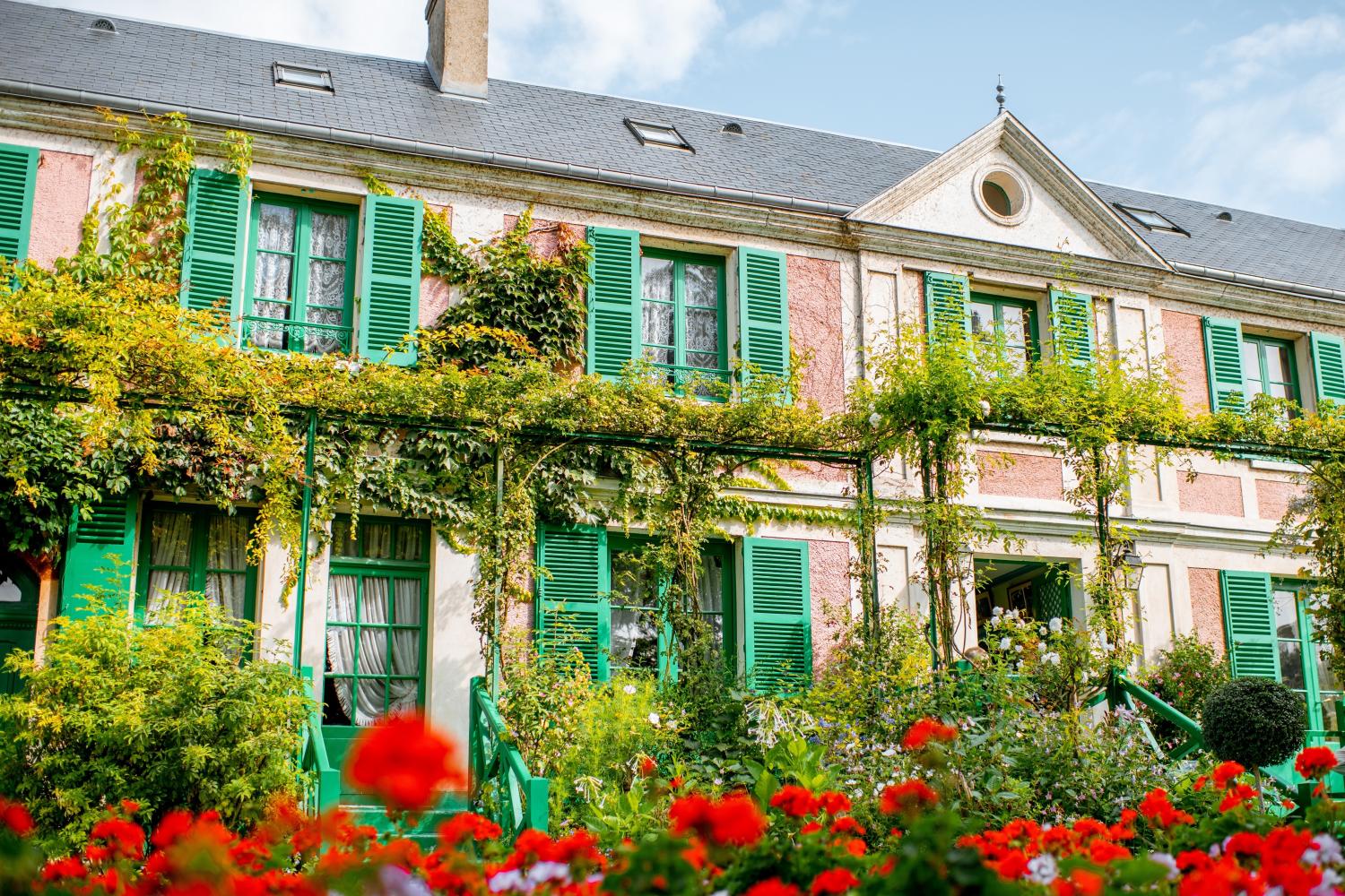 Giverny and Versailles Day Trip from Paris