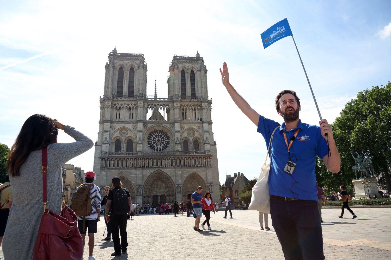 Tour guiado en grupo pequeño por la Catedral de Notre Dame de París y la Île de la Cité