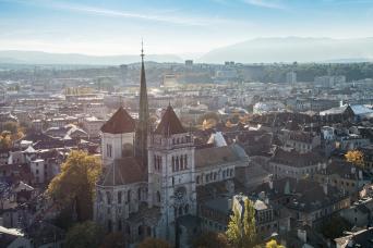 Geneva walking tours: Whispers of the Old Town & l