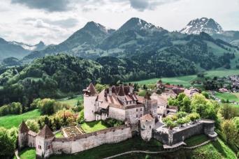 Private Tour to Gruyères, Chocolate & Cheese Facto
