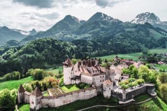Private Tour to Gruyères - Golden Train, Chocolate