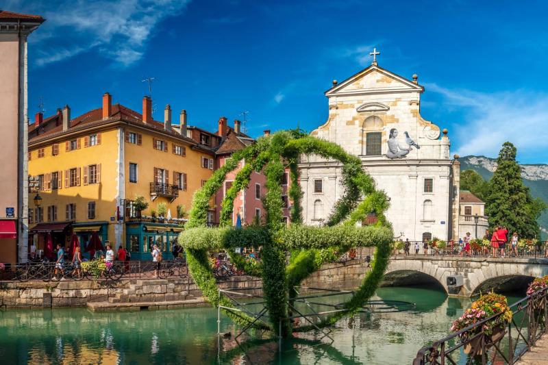 private-tour-to-annecy-from-geneva-with-guide-2