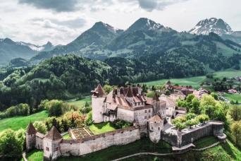 Private Tour to Gruyères - Golden Train, Chocolate