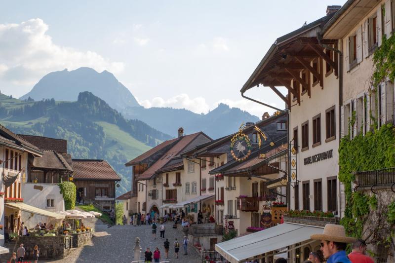 private-tour-to-gruyeres-golden-train-chocolate-5