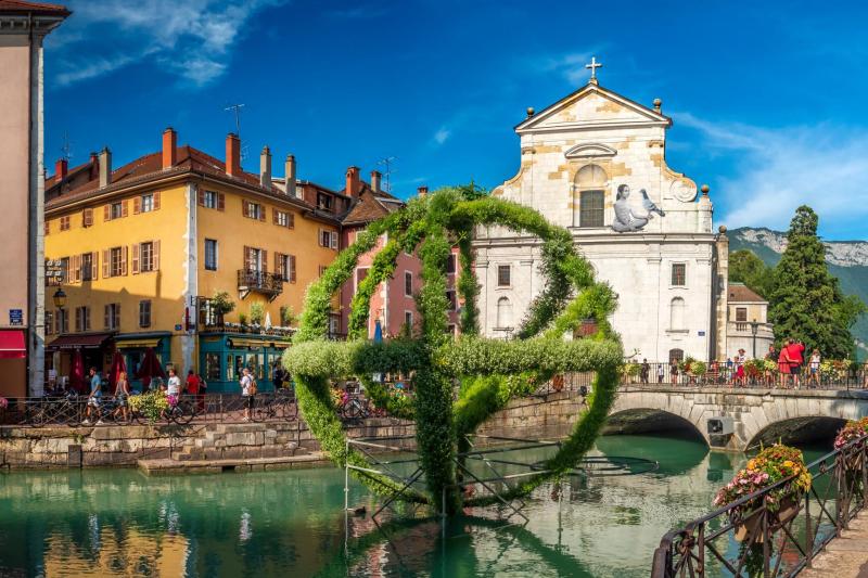 private-day-trip-to-annecy-and-geneva-with-driver-3