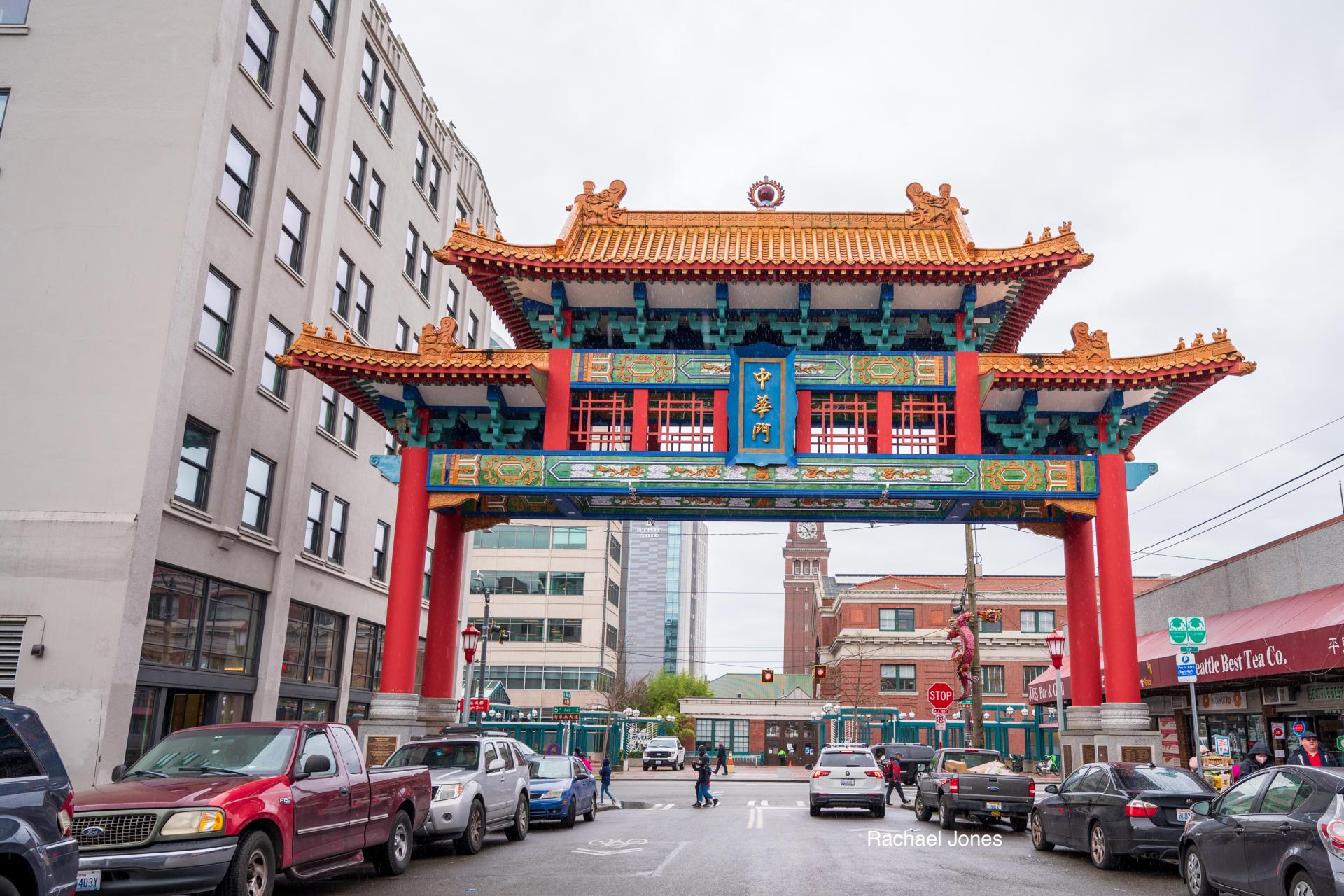 One Way Locks Cruise + Must See Seattle Hop-On Hop-Off | 24-Hour or 48-Hour Tickets Available