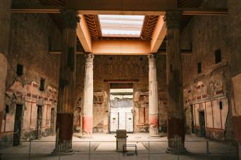 Semi-Private Tour of Pompeii & Mt. Vesuvius with Priority Access from Sorrento