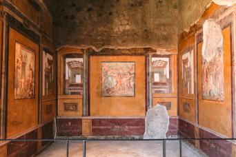 Private Tour of Pompeii with Wine Tasting & Lunch from Sorrento