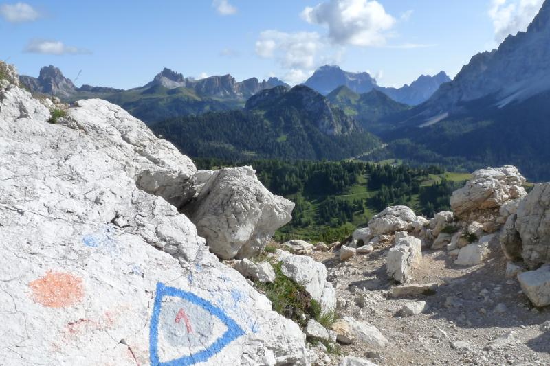 4 day hike outlet dolomites