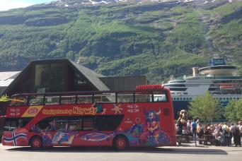 Visite d'une journée de Geiranger en bus à arrêts multiples
