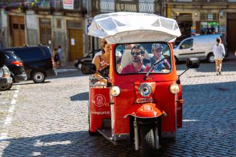 Porto Tuk Tuk Private Tour & Por Wine Cellar