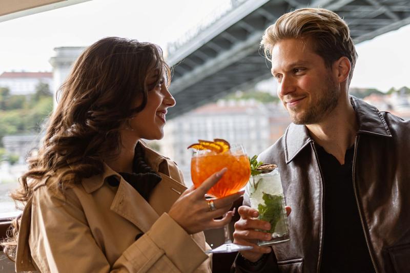 Cruzeiro de Coquetel ao Pôr do Sol - Acomodações em Budapeste