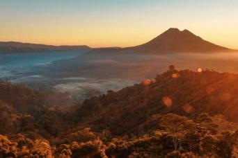 Mount Batur Volcano Sunrise Trek with Natural Hot