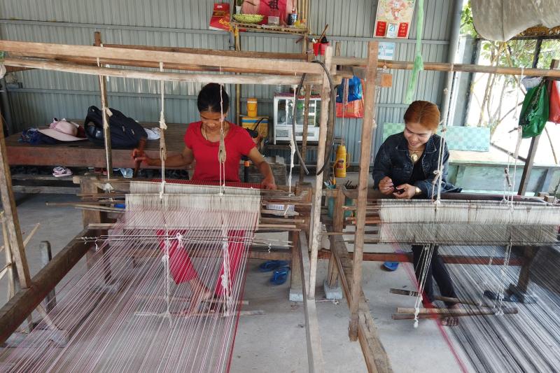 phnom-penh-silk-island-half-day-vespa-tour-private-2