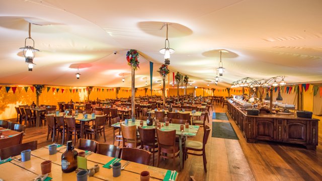 Hobbiton Movie Set Day Tour from Auckland: Hobbit Hole™ Experience, The Party Tree and The Mill丨Complimentary Beverage and Buffet Lunch