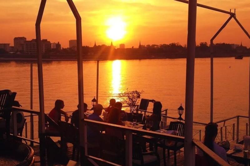 sunset-with-dinner-cruise-2