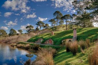 Hobbiton Movie Set and Buffet Lunch from Rotorua (