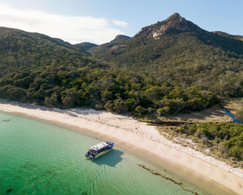 freycinet-aqua-express-one-way-coles-bay-to-hazar-5