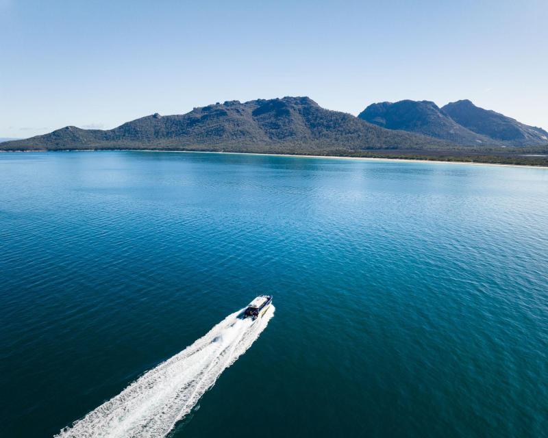 freycinet-aqua-express-one-way-hazards-beach-to-c-5