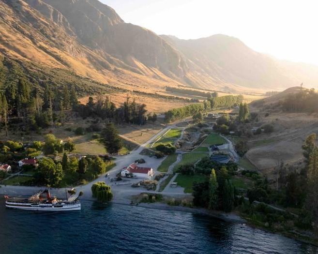 walter-peak-gourmet-bbq-dining-vintage-steamship-5