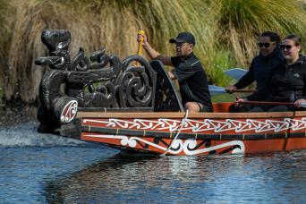 Waka on the Avon River Chrischurch (Small Group To
