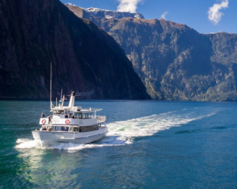 Milford Sound Day Tour from Te Anau (including pic