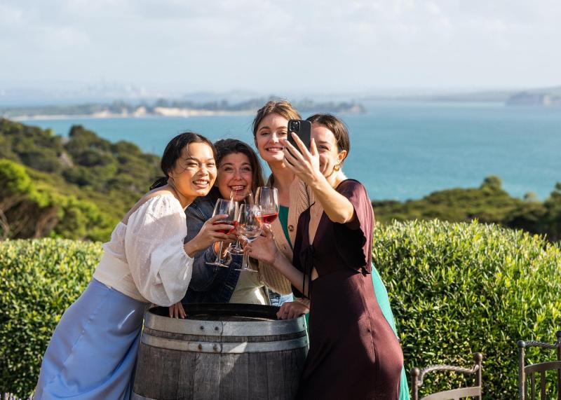 taste-of-waiheke-food-and-wine-tour-from-auckland-3