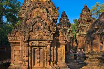 Banteay Srei, Kulen & Beng Mealea - Spanish Speaki