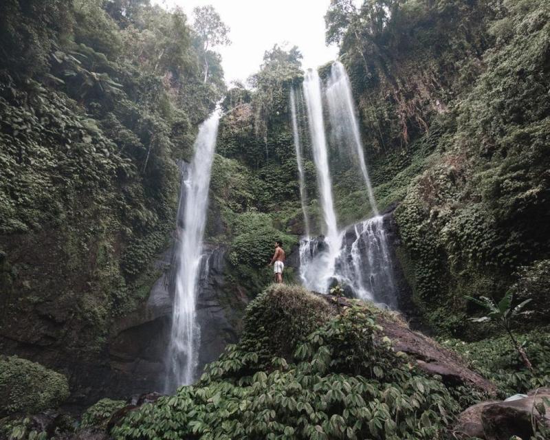 sekumpul-waterfall-hike-2